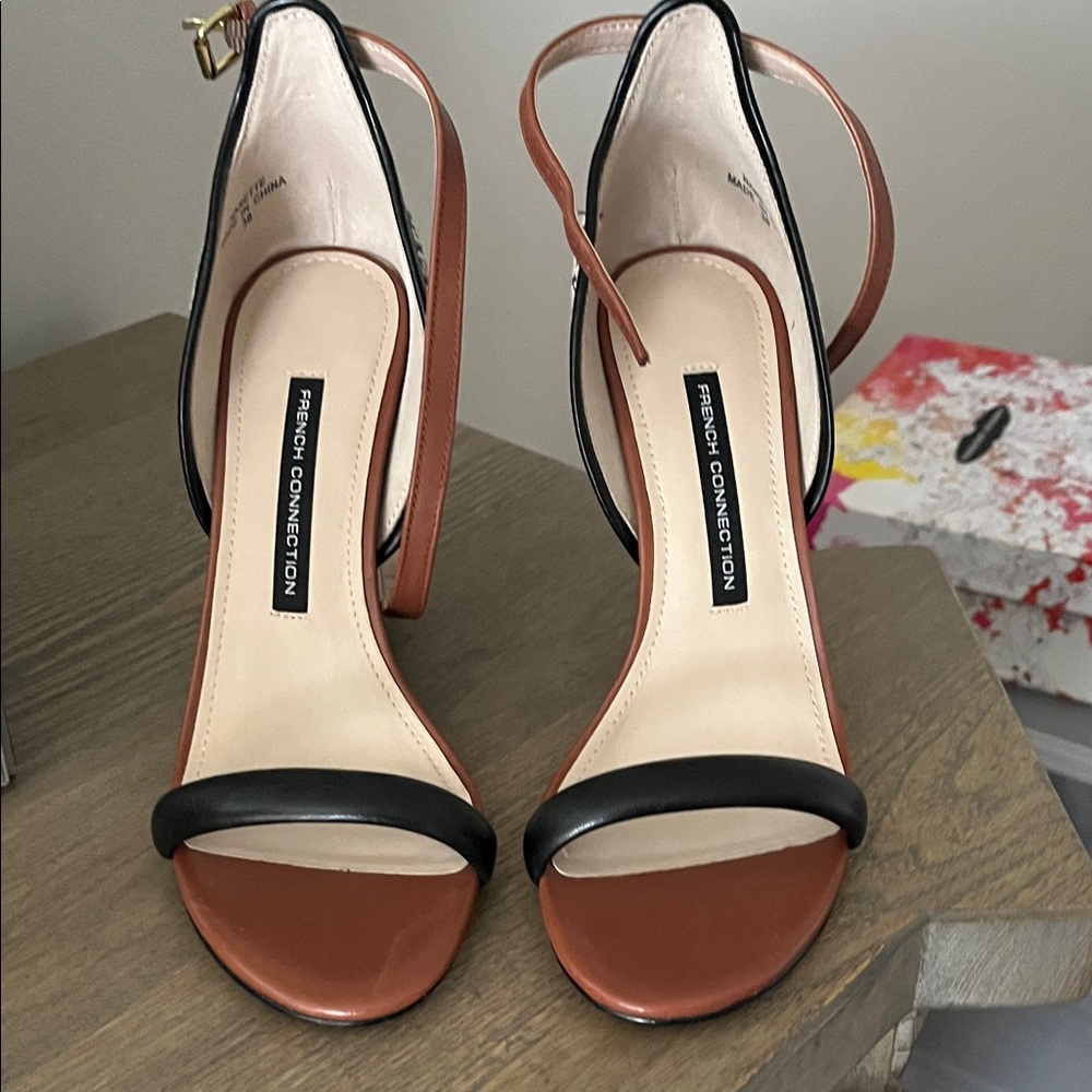 French Connection Black and Tan Heels

Box included